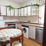 Rua Madrid, 4ºa Apartment